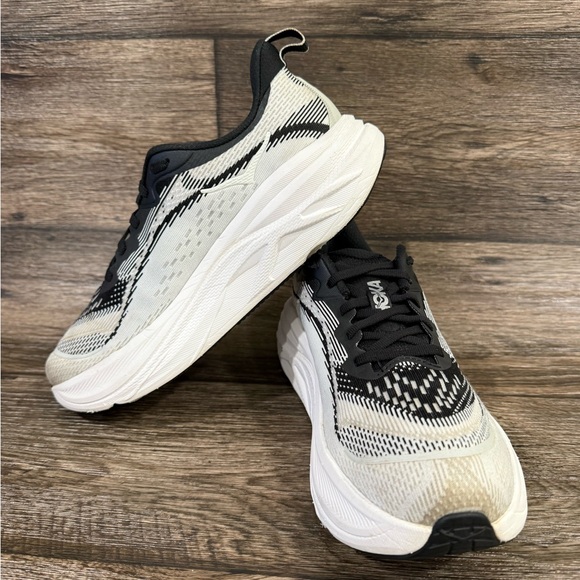 Hoka Skyflow Women’s Athletic Sneakers Sz 8.5 - Picture 6 of 12